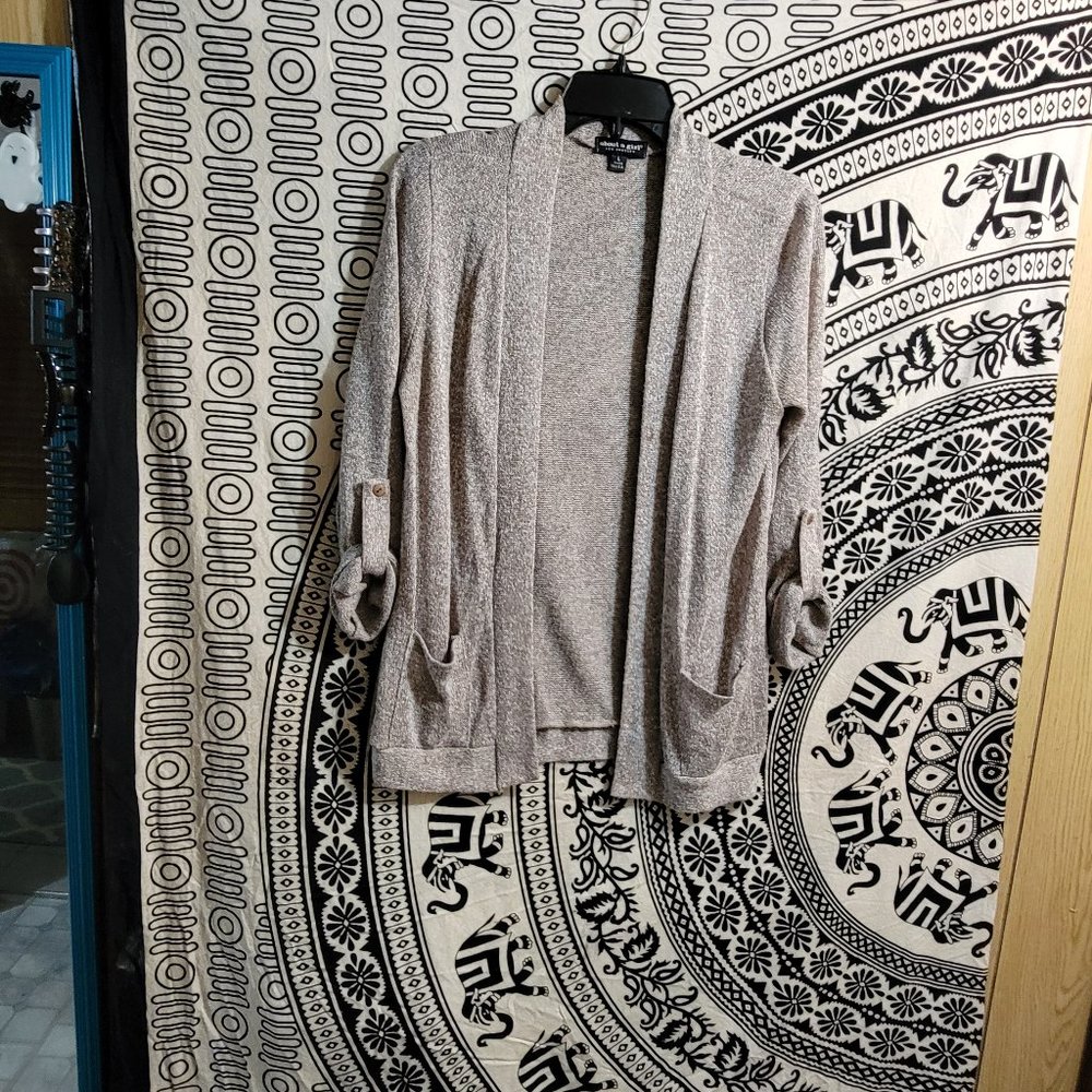 Light Tan Half Sleeve Cardigan w Pockets